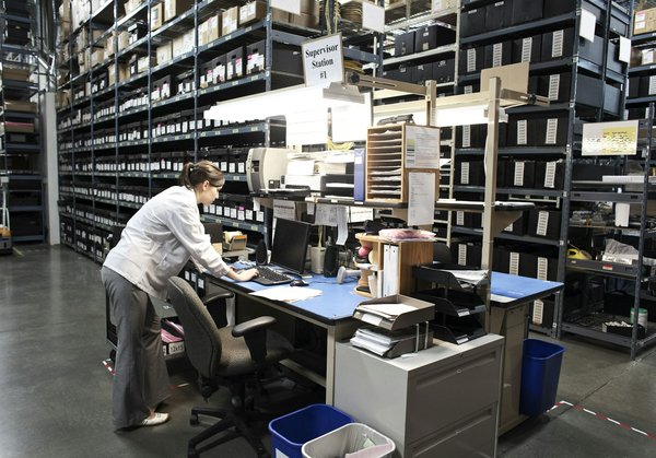 Solution de stockage : augmentez votre capacité de stockage et sécurisez vos produits avec le rehausse palette